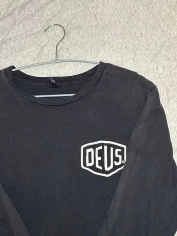 DEUS 데우스 엑스 마키나 블랙 긴팔 셔츠 로고