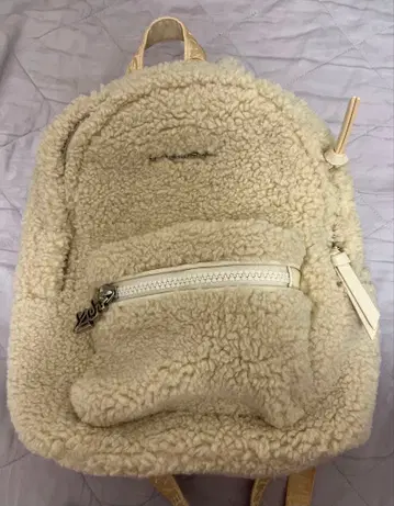 사만사 베가 인조 모피 백팩 크림색