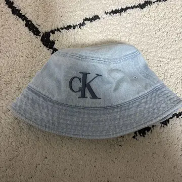 Calvin Klein Jeans 버킷햇 OS 데님 블루