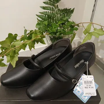 office walker 블랙 스트랩 펌프스