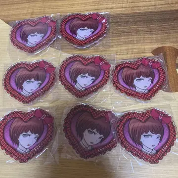 단간론파 코이즈미 마히루 하트형 아크릴 배지 에비텐