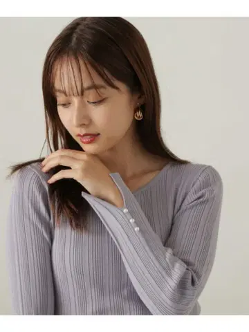프로포션 바디 드레싱 하트컷 아이렛 리브 니트