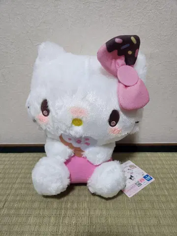 mikko x Sanrio 도넛 디자인 BIG 봉제 인형 헬로키티