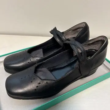[ 새상품급 ] 토끼야 스트랩 웨지솔 22.5cm 블랙 블랙