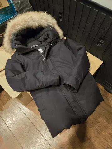 PYRENEX 블랙 다운 자켓