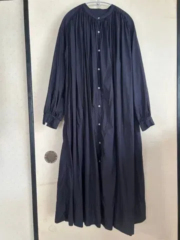 베리떼꾸르 밴드 카라 셔츠 원피스