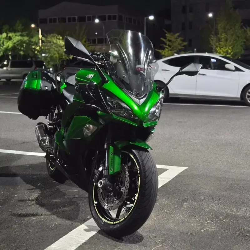 가와사키 닌자 z1000sx 18년식 요시무라 튜닝. 리터급 바이크