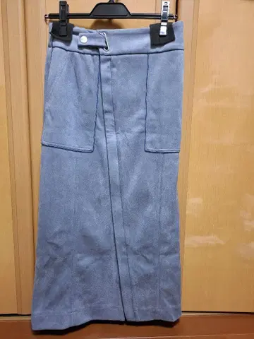 새상품 스웨이드풍 롱 스커트 옅은 파란색