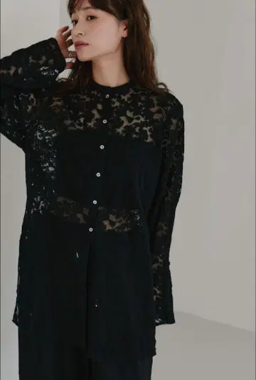 Hella 새상품 tulle embroidery shirt