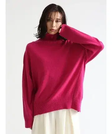 핑크 터틀넥 니트 스웨터