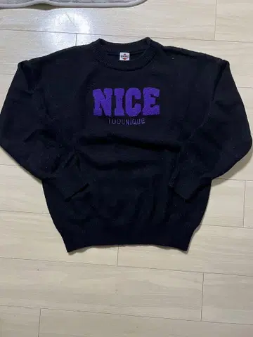 HOOK NICE 크루넥 스웨터 블랙