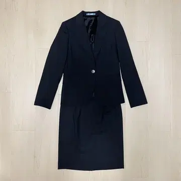 [ 당일 발송 ] AOKI 차콜 그레이 x 스트라이프 스커트 수트