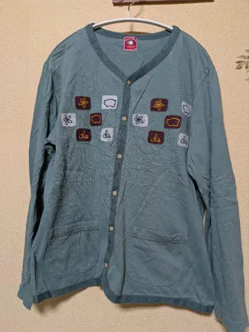 D.S 드럭스토어 자수 포함 색스 색상 긴팔 가디건 미사용품