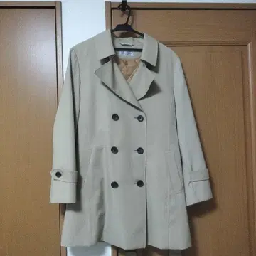 베이지 트렌치코트