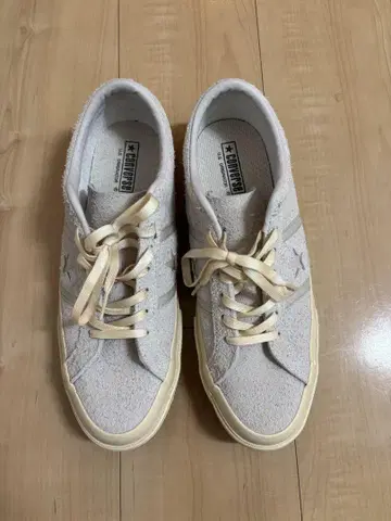 Converse 화이트 스웨이드 로우컷 스니커즈