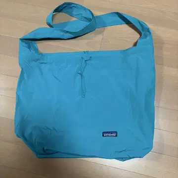 Patagonia 숄더백 파랑