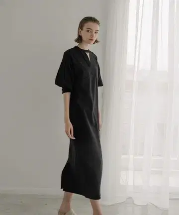 WILLFULLY v neck open cord embroidery OP