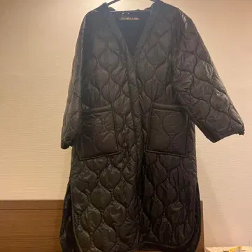 NIKO AND - 블랙 퀼팅 롱 코트