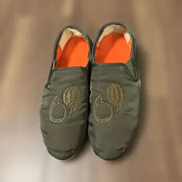메르시보쿠 올리브 그린 슬립온 23cm