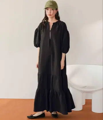 블랙 티어드 롱 드레스 퍼프 슬리브