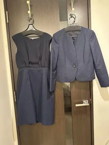 아나이 네이비 자켓과 원피스 노카라