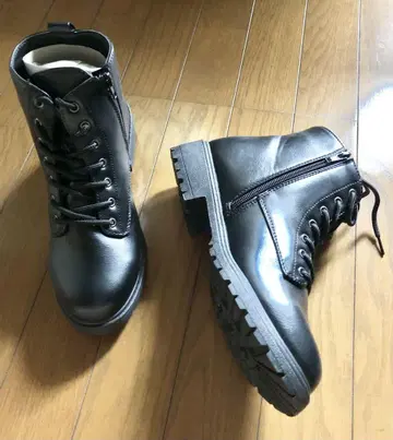 미사용 지퍼 달린 숏부츠 블랙 L 사이즈