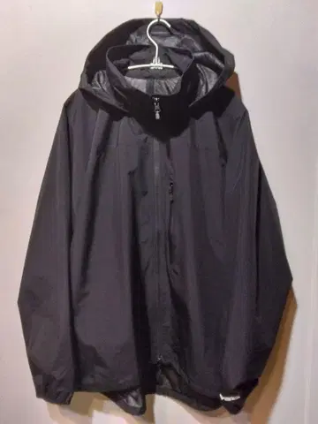 Plus Phenix GORE-TEX WINDSTOPPER JACKET