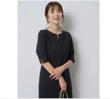 [ 익명 배송 새상품급 ] 저스길리티 네이비 7부 소매 타이트 핏 원피스