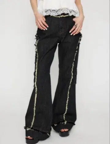 LAGUA GEM FRINGE LINE FLARE 데님 black