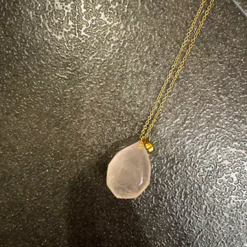 가격 인하 로즈쿼츠 펜던트 목걸이