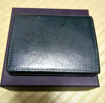 다크 그린 가죽 접이식 지갑, Lautem 제조.