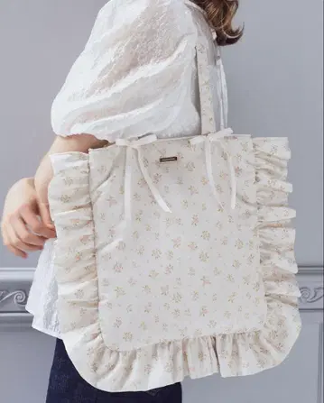 미사용 Maison de FLEUR 로즈 프린트 프릴 토트백