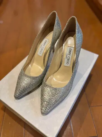 [ 미사용 새상품 ] Jimmy Choo 실버 하이힐 펌프스