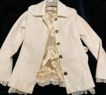 리즈리사 화이트 A라인 코트 프릴 레이스