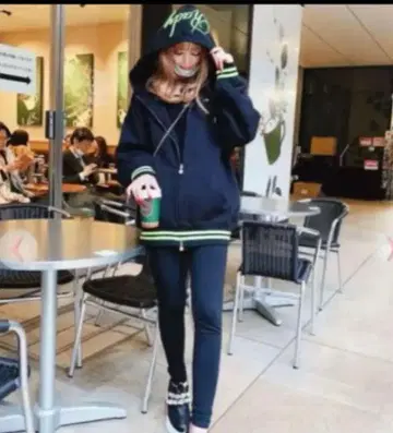 Rady 캐주얼 블랙 후드 부착 후드티
