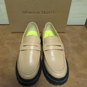 오리엔탈 트래픽 통굽 코인 로퍼 42 사이즈 26.0cm