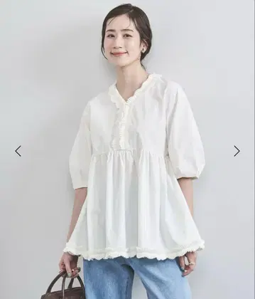 UNITED ARROWS 턱 프릴 V넥 하프 슬리브 블라우스