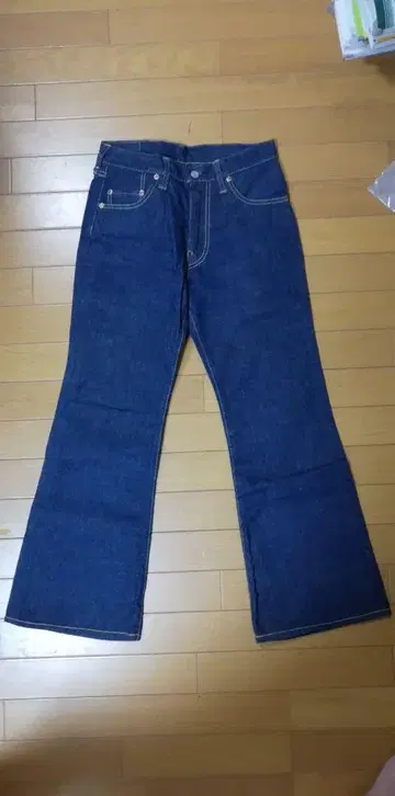 데드스탁에 가까운 새상품급! 빅 스톤, 데님 플레어!
