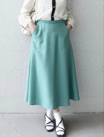 새상품급 쉽스에니 스커트 그린 38 어반 리서치 이에나