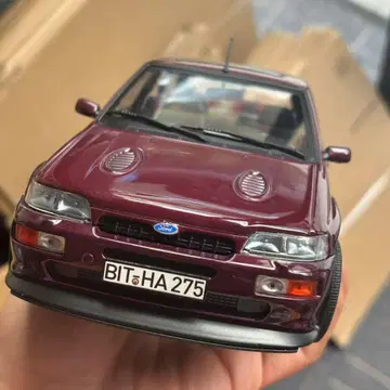 Ford Escort RS Cosworth 다크 레드 미니카 1/18