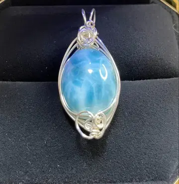 라리마 펜던트 탑