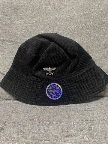 BOY LONDON 블랙 버킷햇