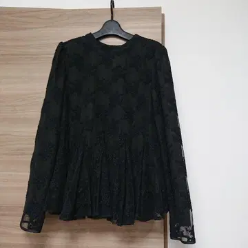 아푸와이저 리셰 레이스 플레어 블라우스 긴팔