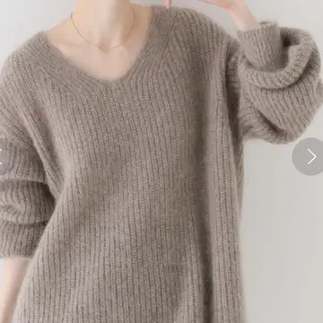 plage 키드 모헤어 카타아제 V넥 풀오버