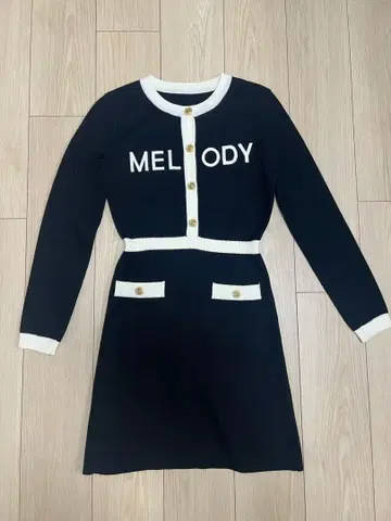 MELODY 버튼 니트 원피스 네이비