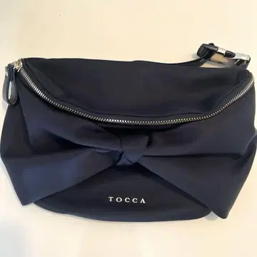 TOCCA 리본 바디백 블랙