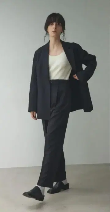 블랙 와이드 팬츠 스트레이트 핏