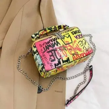 화려한 무늬 낙서 프린트 체인 숄더백 스퀘어 백