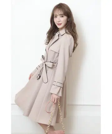 리랜드트루 파이핑 트렌치코트