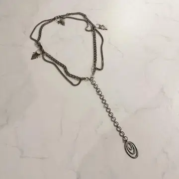 앤티크 리프 모티브 롱 목걸이